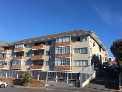 Apartment / Flat For Rent in Tamboerskloof, Cape Town