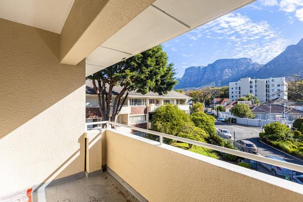 Apartment / Flat For Rent in Rondebosch, Cape Town